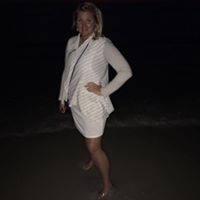 Laura Schulze Photo 10