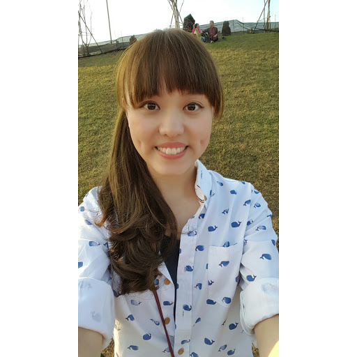 Linda Wang Photo 15