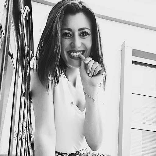 Victoria Williamson Photo 22