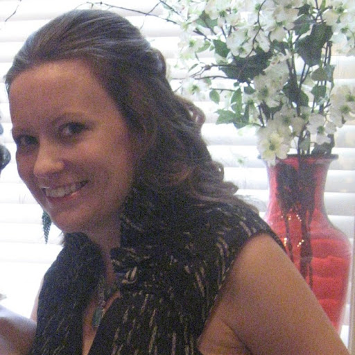 Angela Travers Photo 27