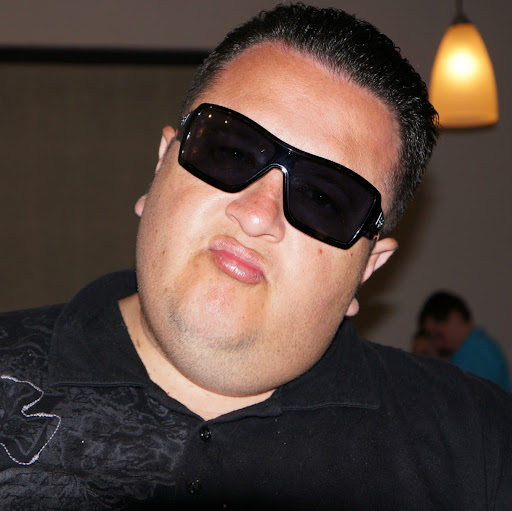 Isaac Gonzalez Photo 26