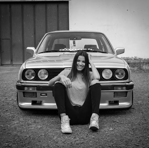 Yesenia Lopez Photo 27