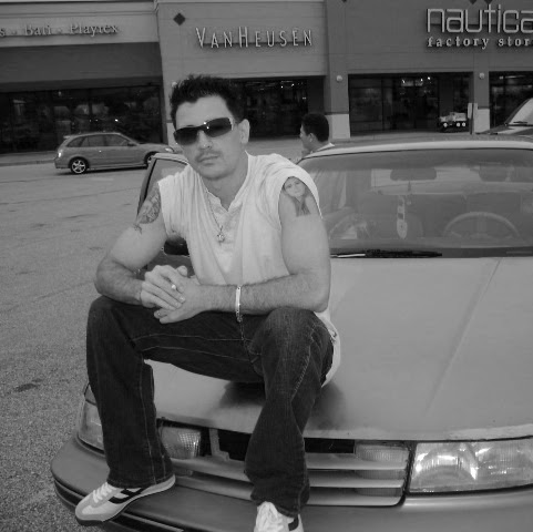 Roger Gutierrez Photo 34