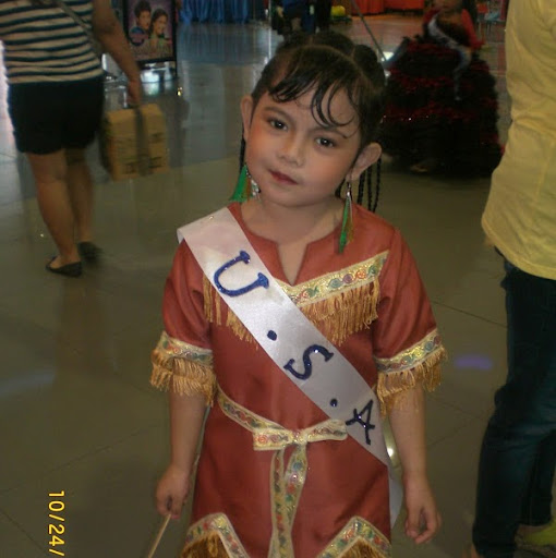 Dianne Garcia Photo 16