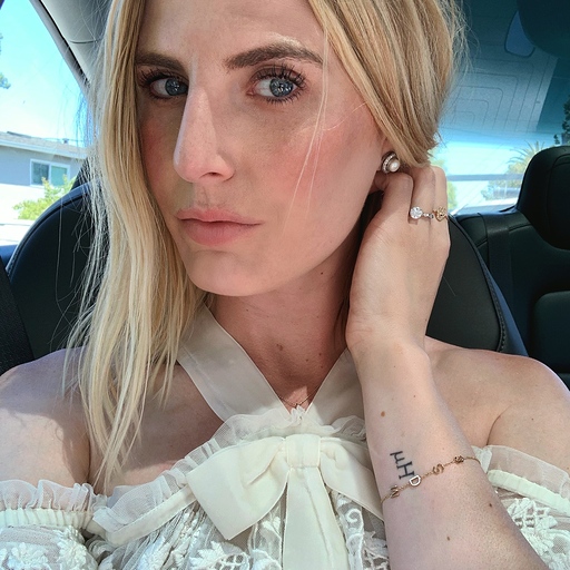 Sarah Hoy Photo 33