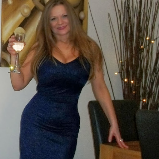 Caroline Grant Photo 16