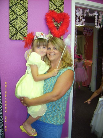 Teri Hall Photo 1