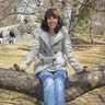 Lara Burns Photo 3