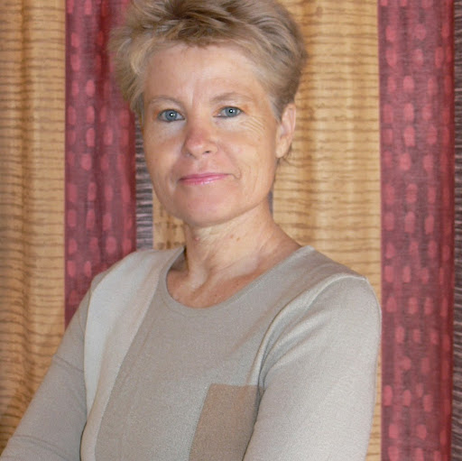 Ellen Cox Photo 37