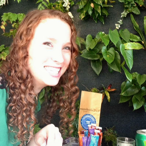 Elizabeth Horton Photo 36