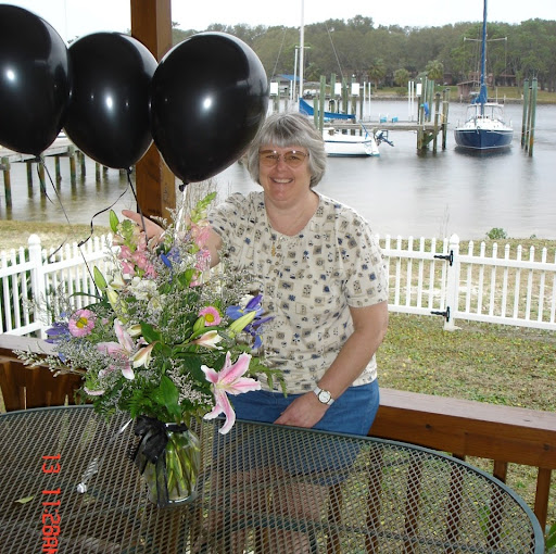 Beth Lockhart Photo 12