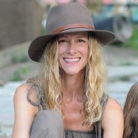 Adrienne Carey Photo 17