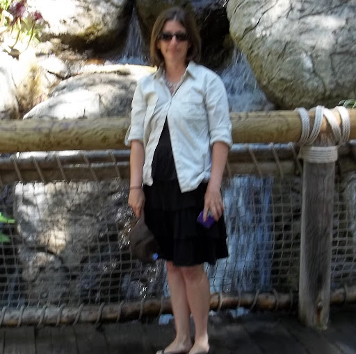 Amy Nunn Photo 10