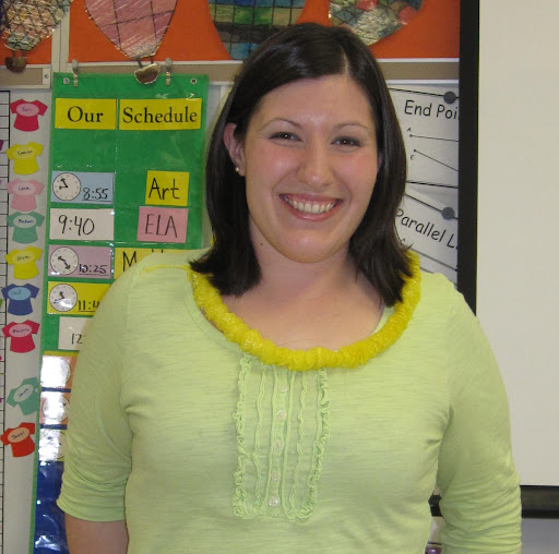Elizabeth Damiano Photo 4
