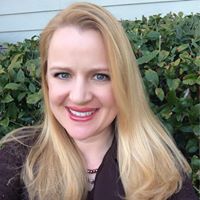 Jennifer Holland Photo 23