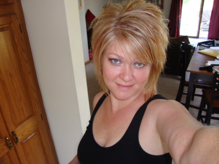 Nicole Sutton Photo 38