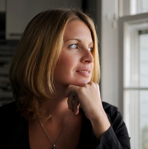 Juliet Mayers Photo 14