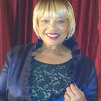 Elizabeth Farris Photo 38