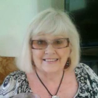 Debra Small Photo 28