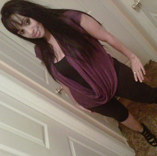 Elizabeth Quinones Photo 25