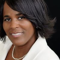 Angela Lindsey Photo 47