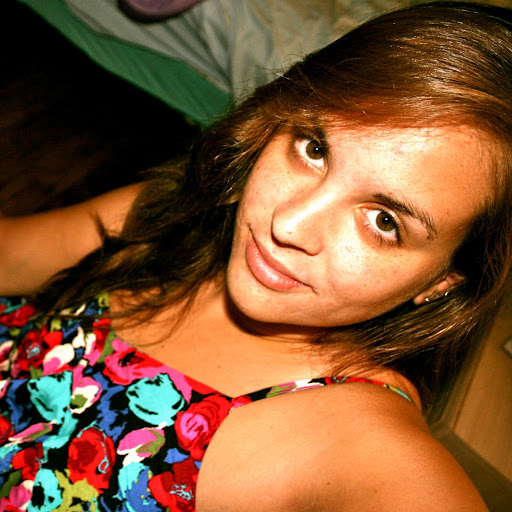 Samantha Smith Photo 25