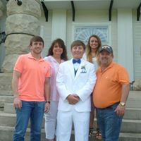 Laurie Yates Photo 26