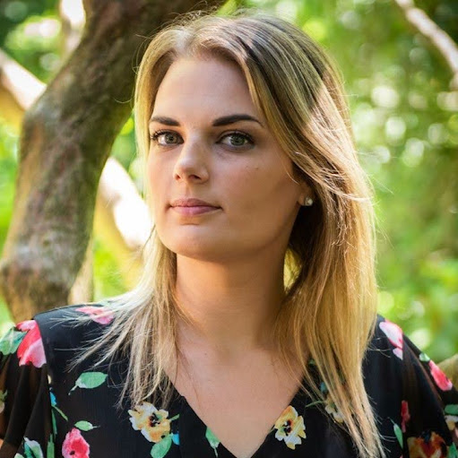 Sara Stephens Photo 32