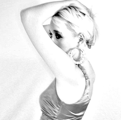 Lynette Jones Photo 16