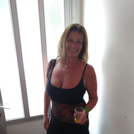 Julia Chappell Photo 8