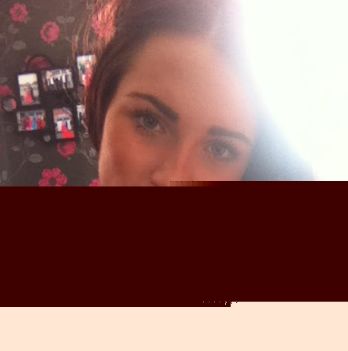 Alice Hunt Photo 6