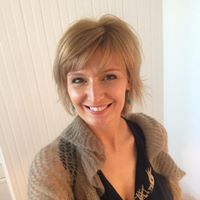 Kelly Weller Photo 33