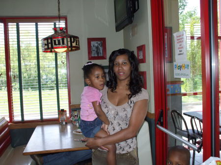Jessica Mobley Photo 11
