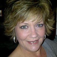 Michele Tuttle Photo 19
