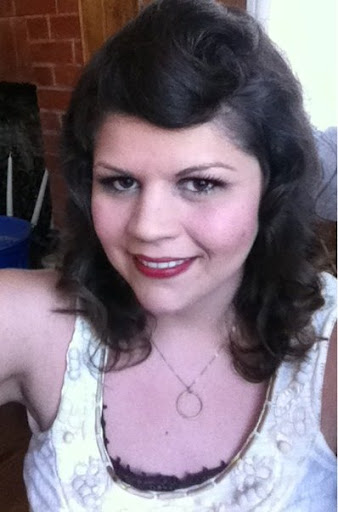 Elizabeth Thacker Photo 8