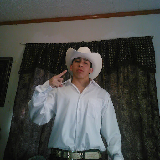 Raymond Flores Photo 35