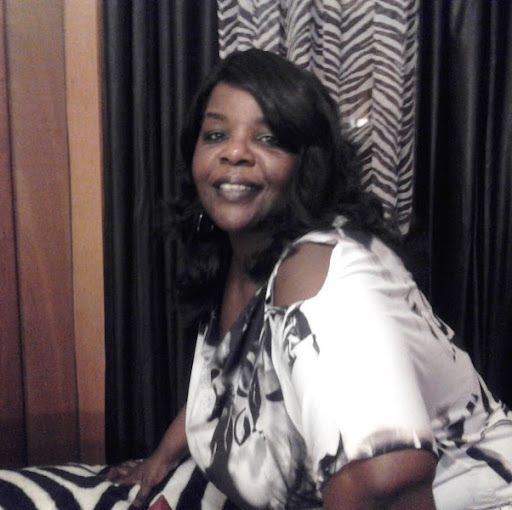 Gwen Williams Photo 29