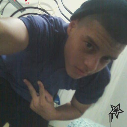 Richard Rosales Photo 37