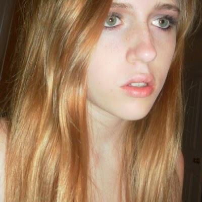 Emily Fry Photo 11