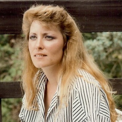 Suzanne Steele Photo 22