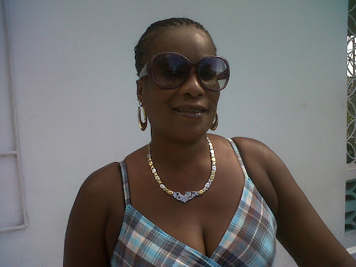 Marie Roberts Photo 27