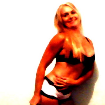 Annie Reid Photo 39