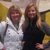 Julie Schrader Photo 26