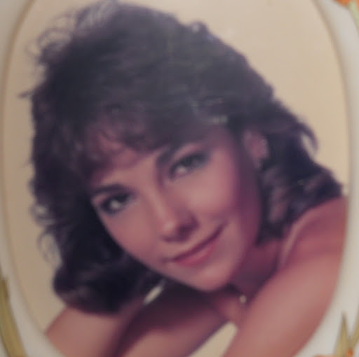 Lori Walton Photo 35