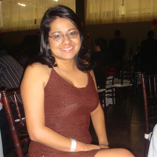 Elisa Flores Photo 35