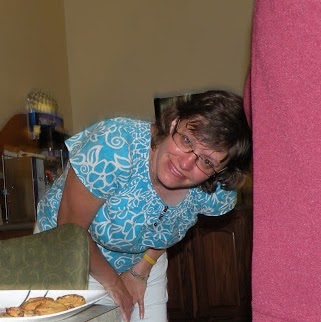 Donna Arnold Photo 34