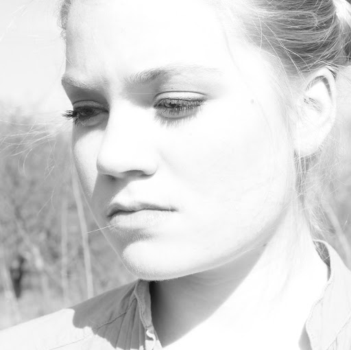 Emily Fuller Photo 13