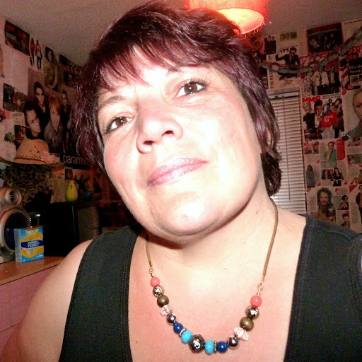 Maxine Bell Photo 19
