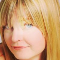 Lynn Graham Photo 34