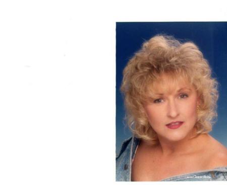 Debbie Roberts Photo 7